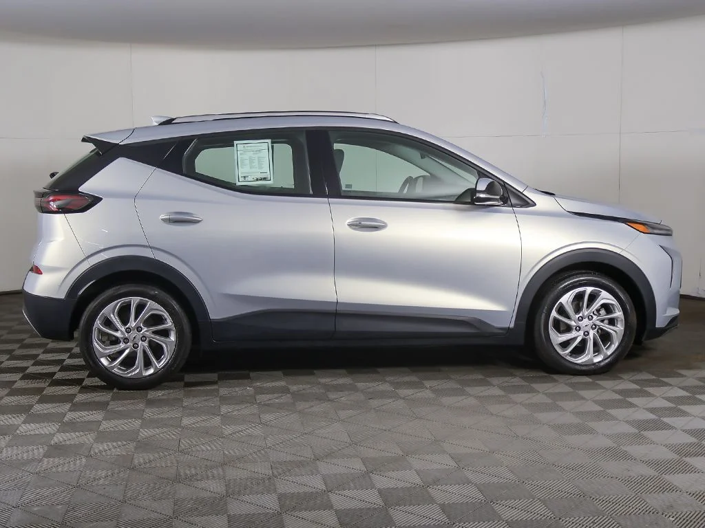 Used 2023 Silver Chevrolet LT image 15
