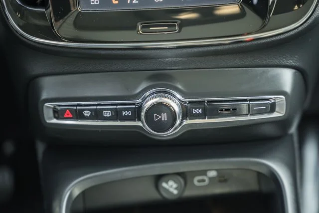 Certified Used 2023 Onyx Black Volvo Plus image 24