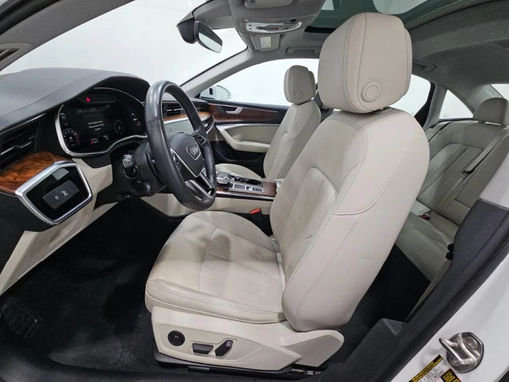Used 2023 White Audi  image 4