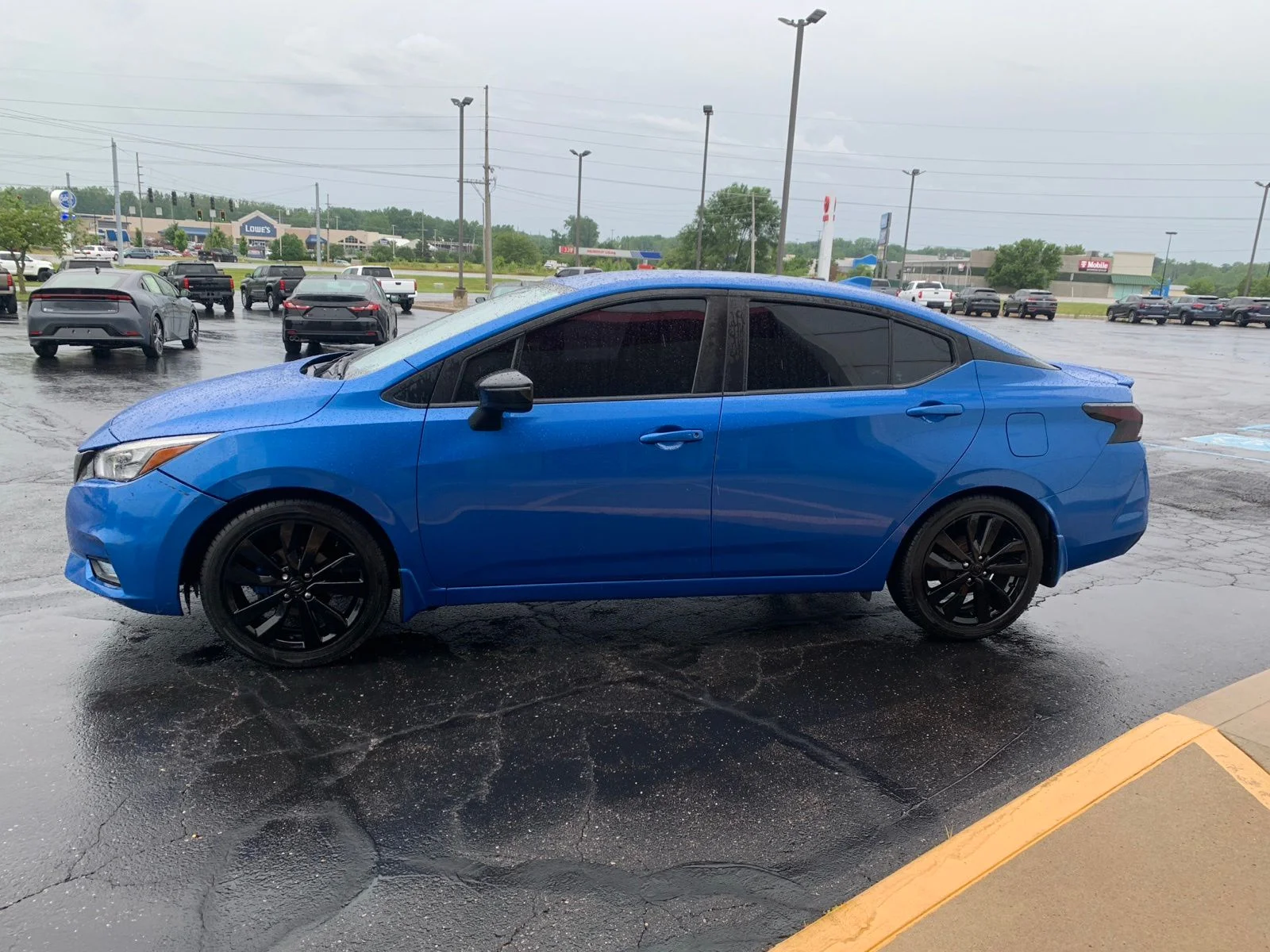 Used 2020 Blue Nissan 1.6 SR image 4