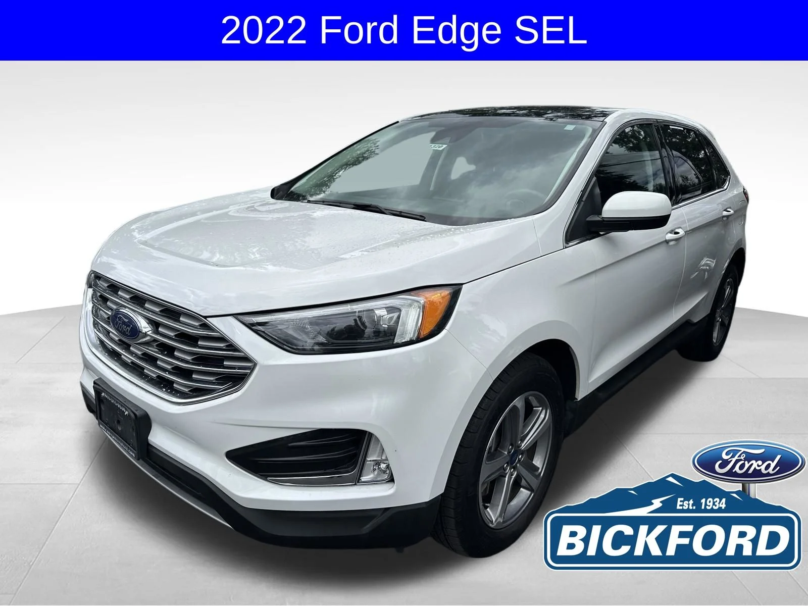 Used 2022 White Ford SEL image 1