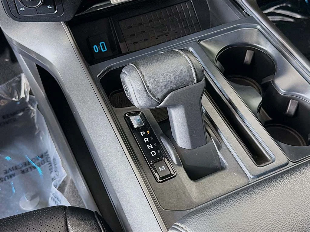 Used 2024 Carbonized Gray Metallic Ford Lariat image 40