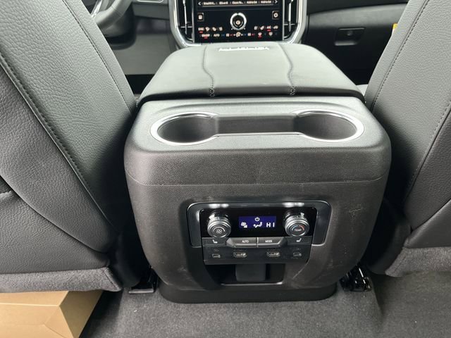 2026 GMC Yukon Denali - Photo 24