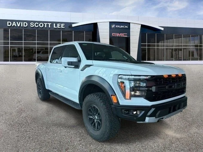 Used 2025 Oxford White Ford Raptor image 1