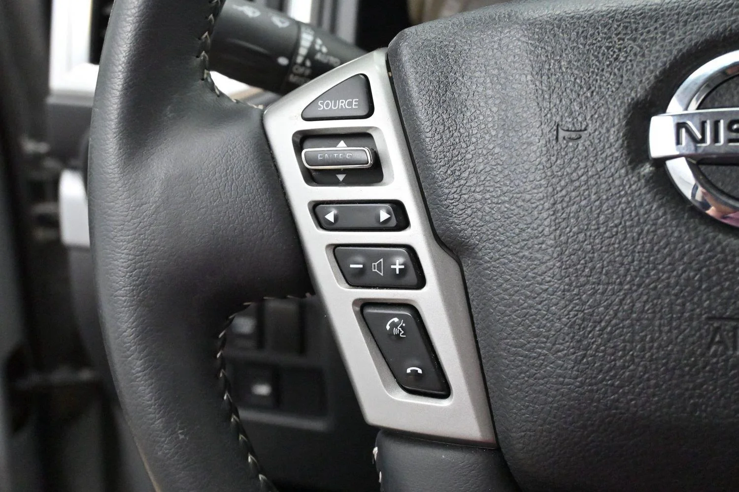 Used 2018 Brilliant Silver Nissan PRO-4X image 18