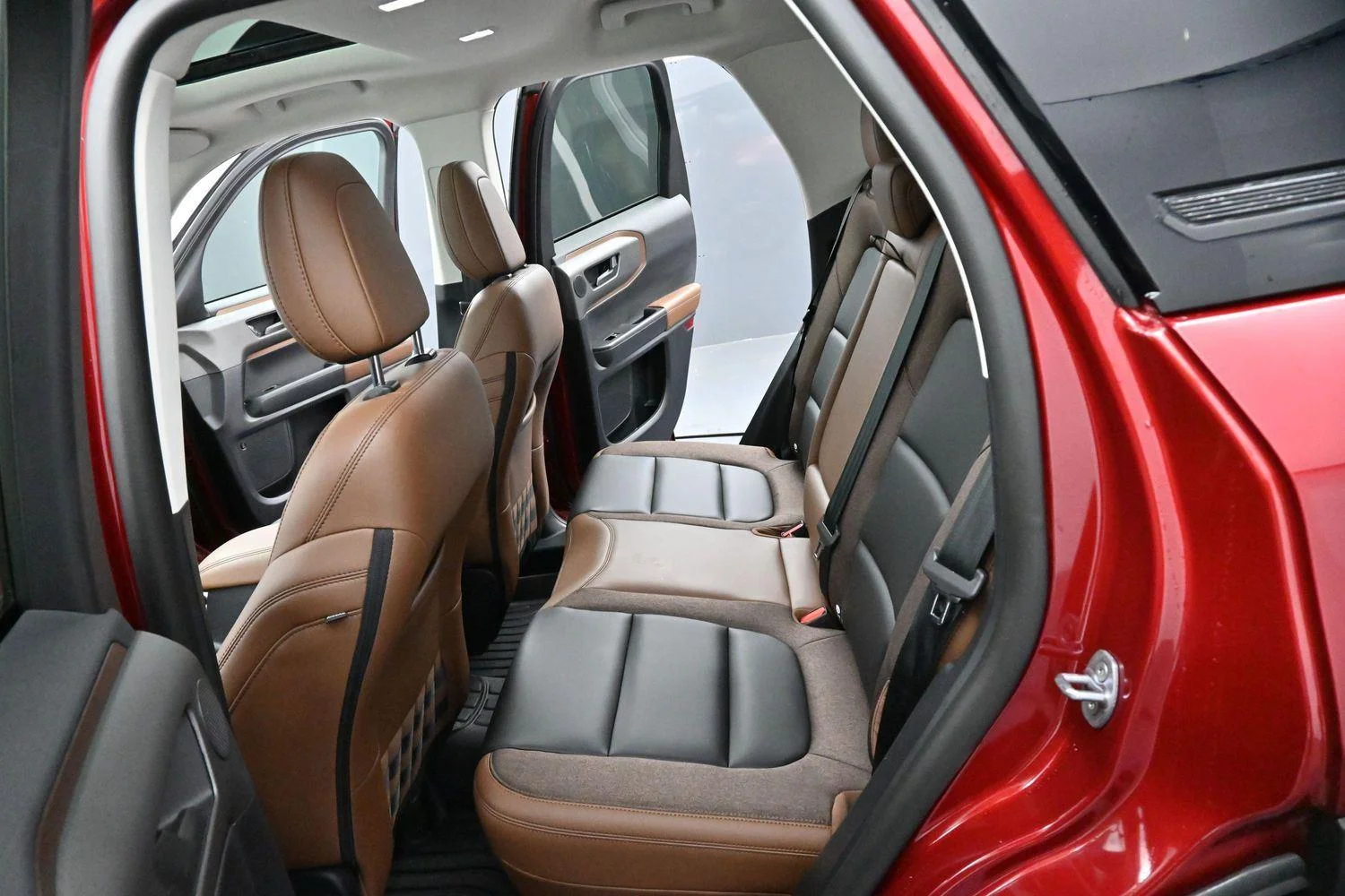 Used 2025 Ruby Red Metallic Tinted Clearcoat Ford Outer Banks image 30