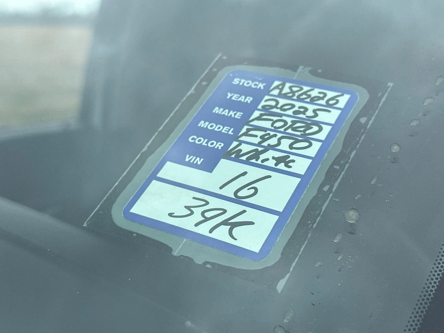 Used 2025 Oxford White Ford XLT image 24