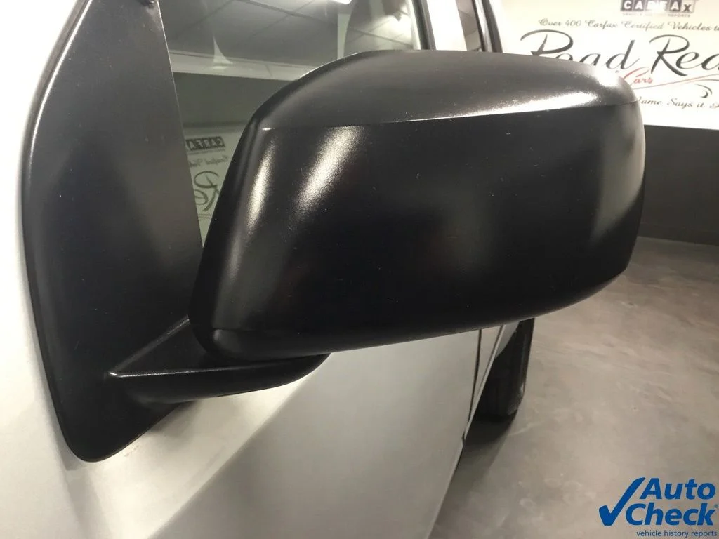 Used 2015 Silver Nissan SV image 13