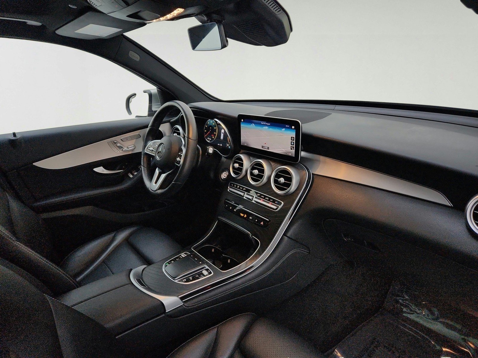 Used 2021 Mojave Silver Metallic Mercedes-Benz GLC 300 image 30