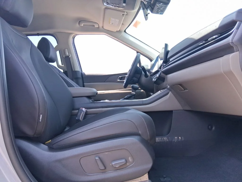 New 2027 White Kia EX image 17