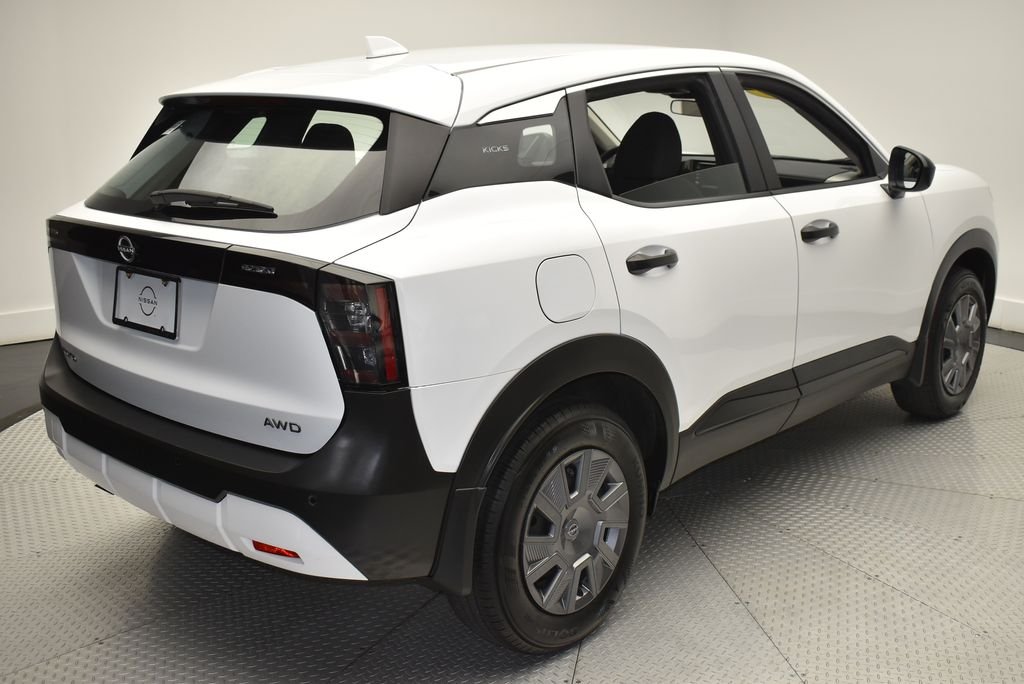 Certified Used 2025 White Nissan S image 5
