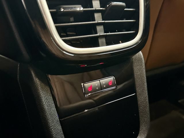 Used 2021 Red Lincoln Reserve image 27
