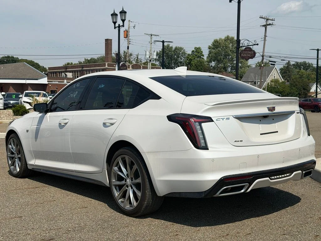 Used 2020 White Cadillac Sport image 3