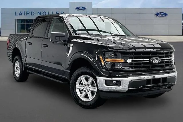 New 2026 Agate Black Metallic Ford XLT image 2