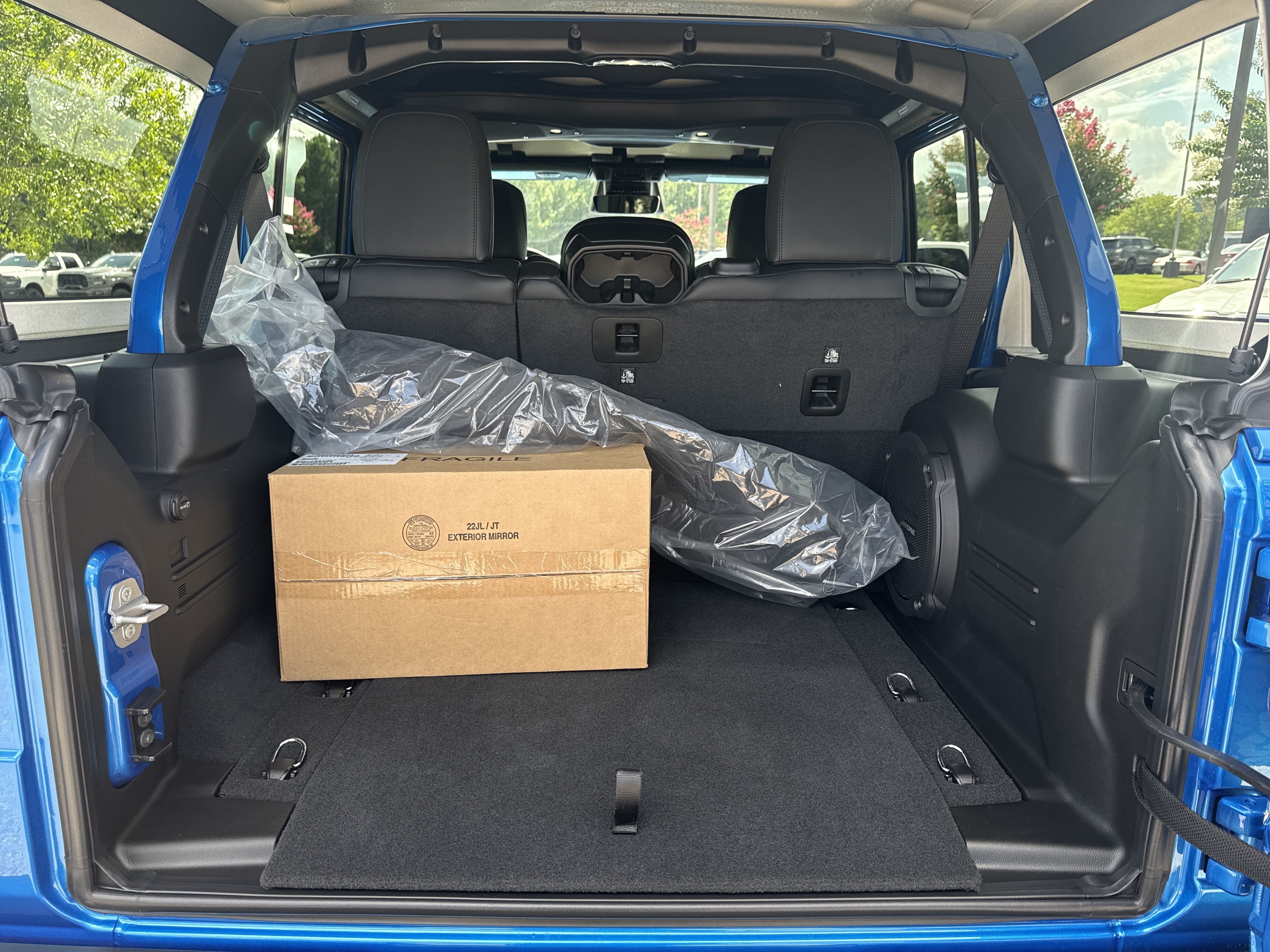 New 2026 Hydro Blue Pearlcoat Jeep Rubicon X image 20