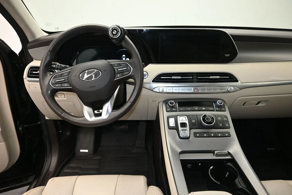 Used 2020 Becketts Black Hyundai Limited image 21