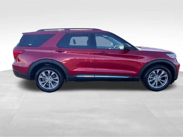 Used 2023 Red Ford XLT image 7