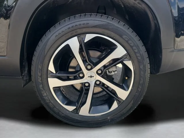 Used 2024 Mosaic Black Metallic Chevrolet 1RS image 33