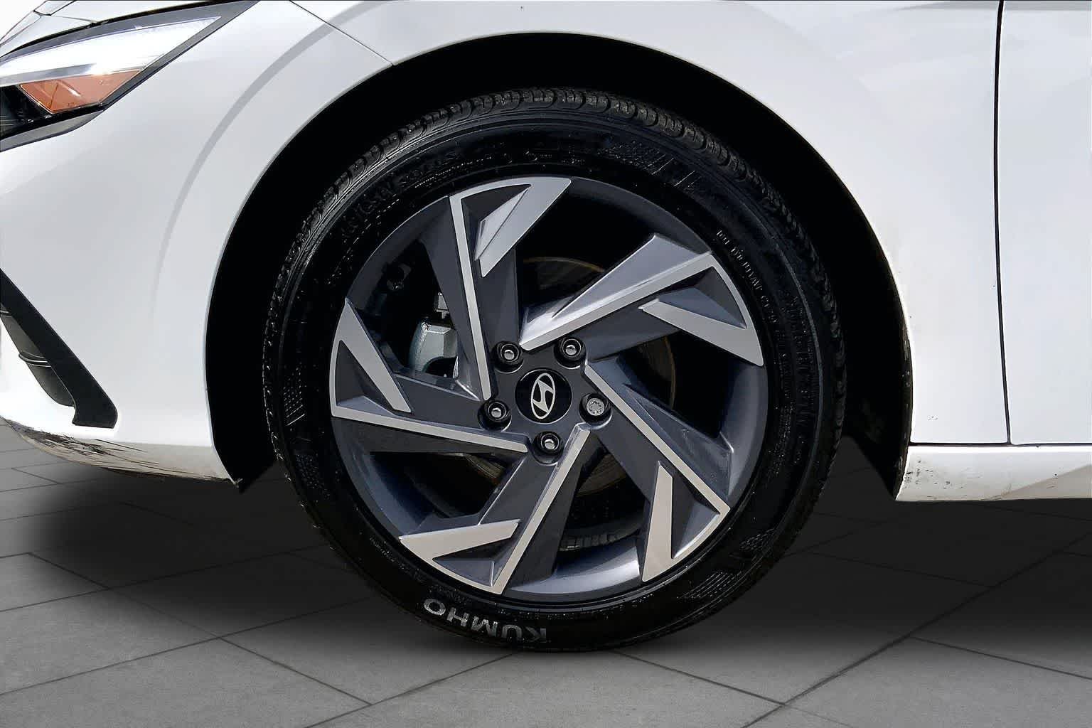Used 2025 Serenity White Hyundai SEL Sport image 10