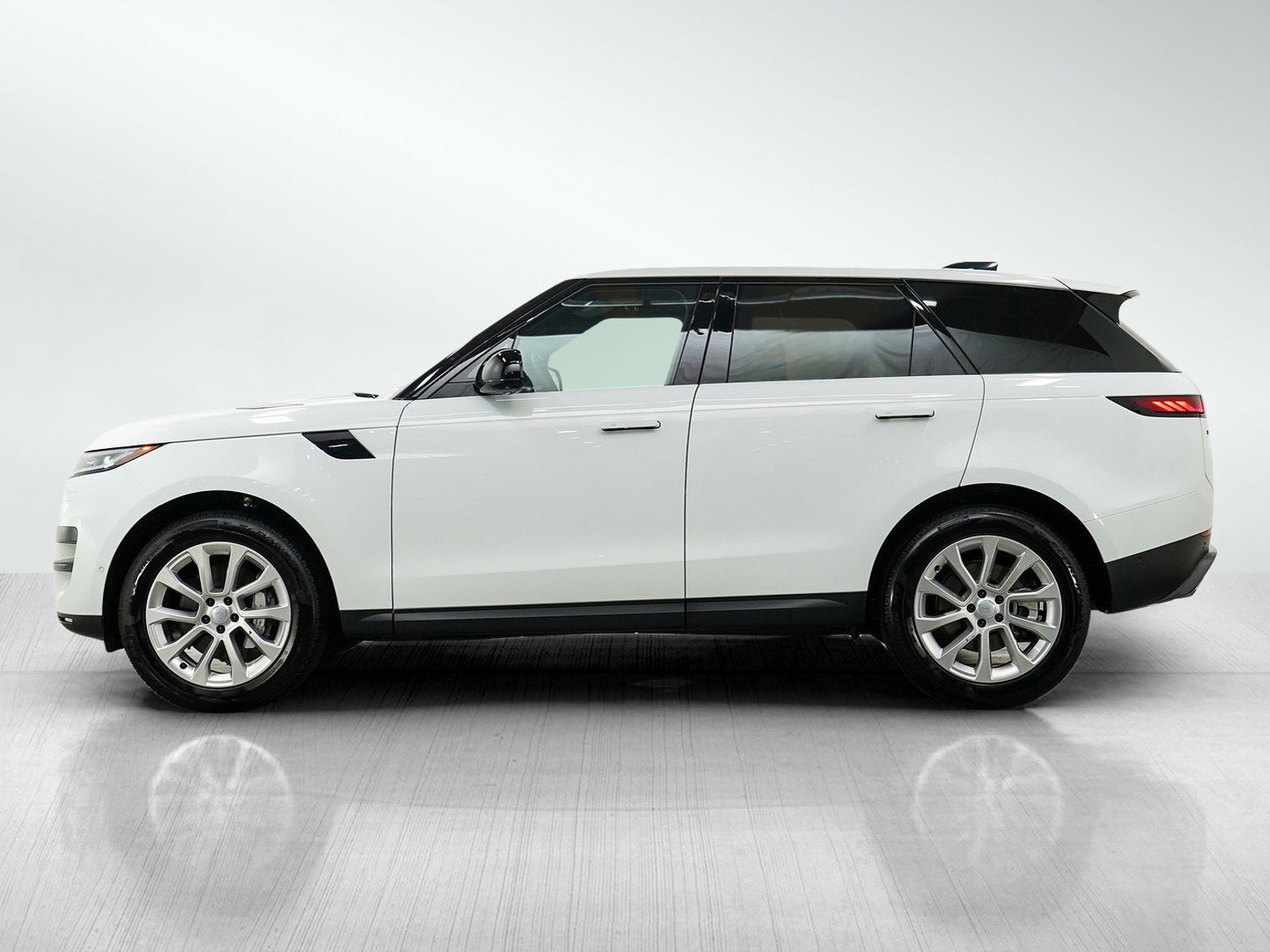 Used 2025 Land Rover Range Rover Sport SE with VIN SAL1P9EU9SA457976 for sale in Wayzata, Minnesota