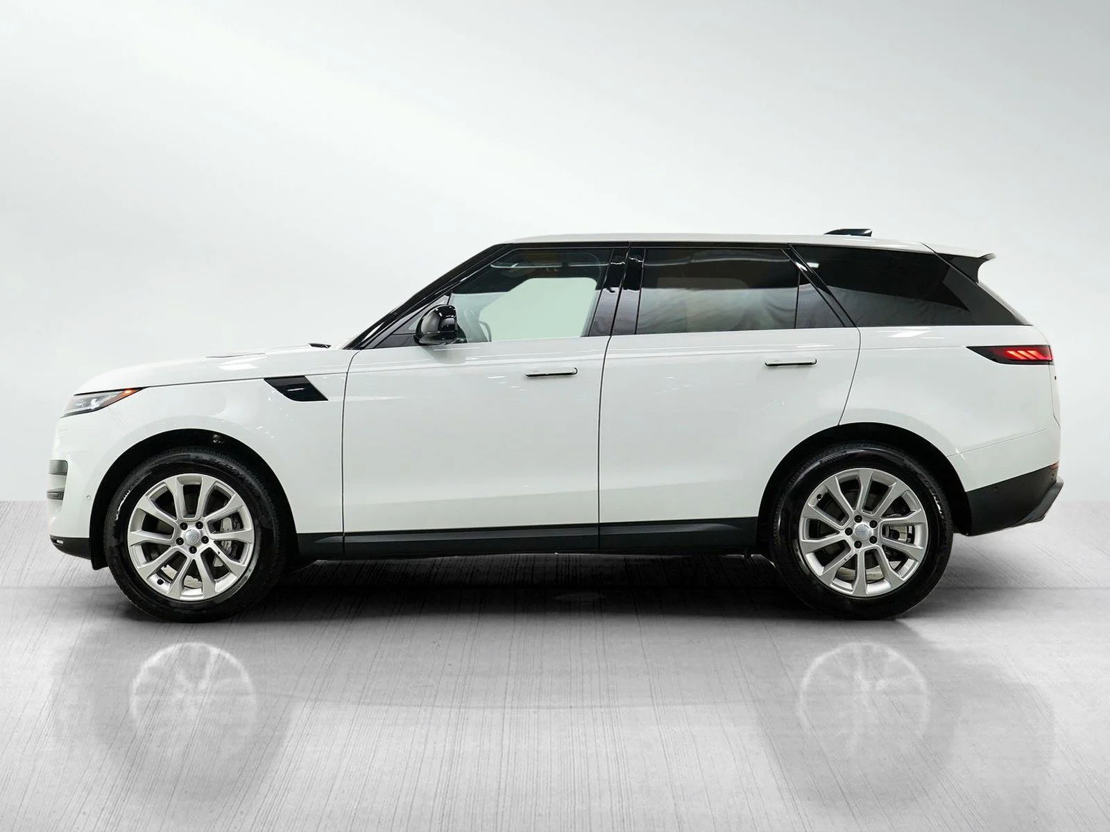 Used 2025 Land Rover Range Rover Sport SE with VIN SAL1P9EU9SA457976 for sale in Wayzata, Minnesota