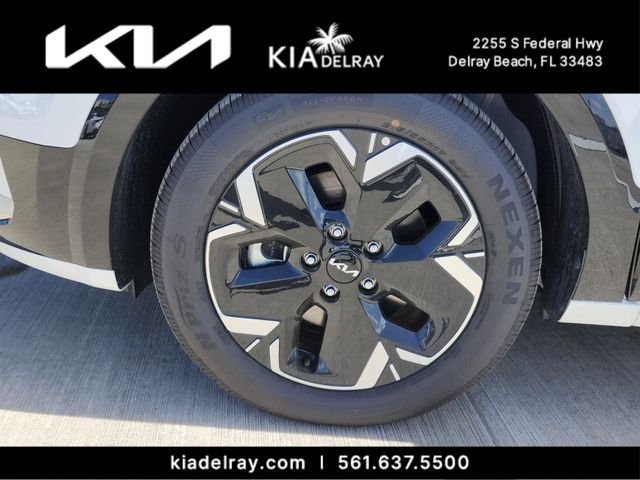 New 2026 Snow White Pearl Kia WIND image 32