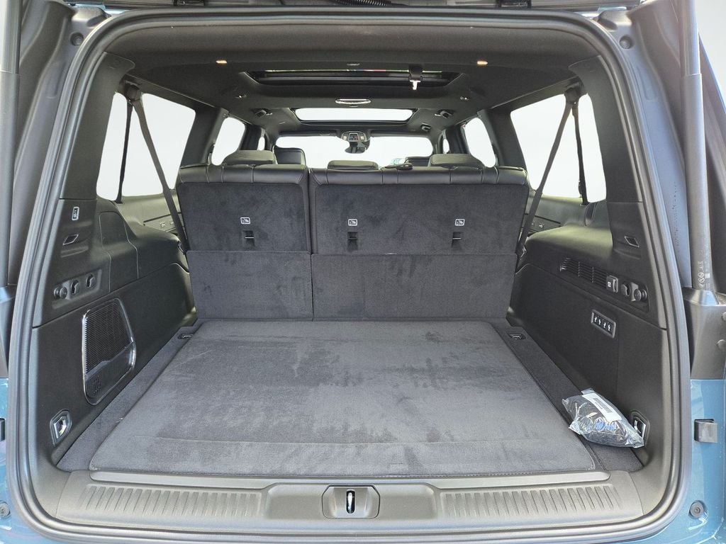 New 2026 Steel Blue Exterior Paint Jeep Limited Reserve image 6