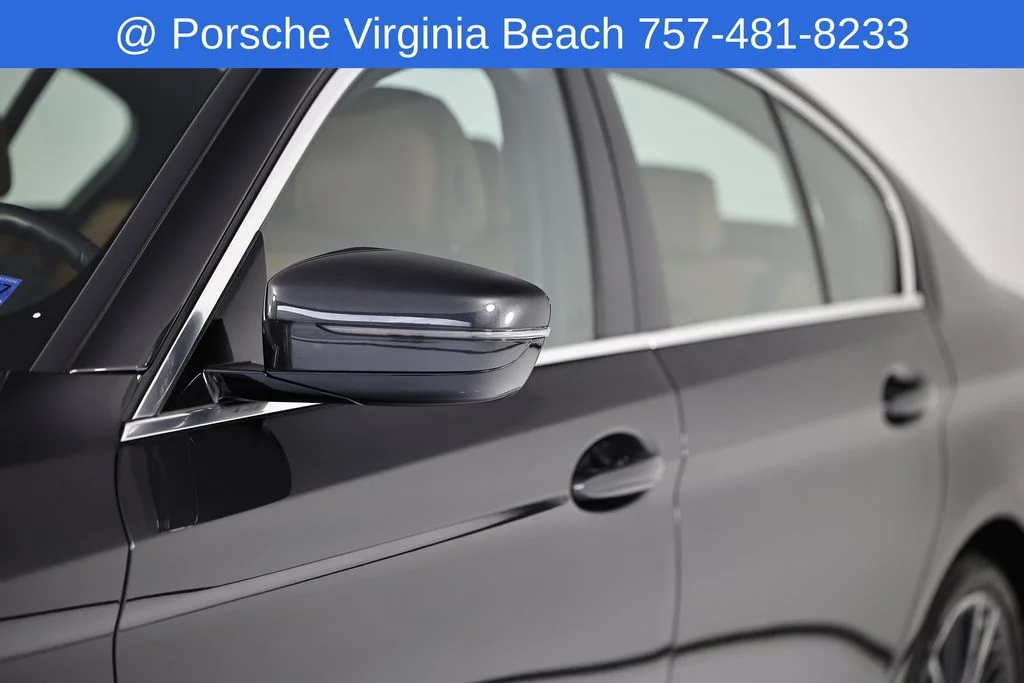 Used 2023 Gray BMW 540i xDrive image 10