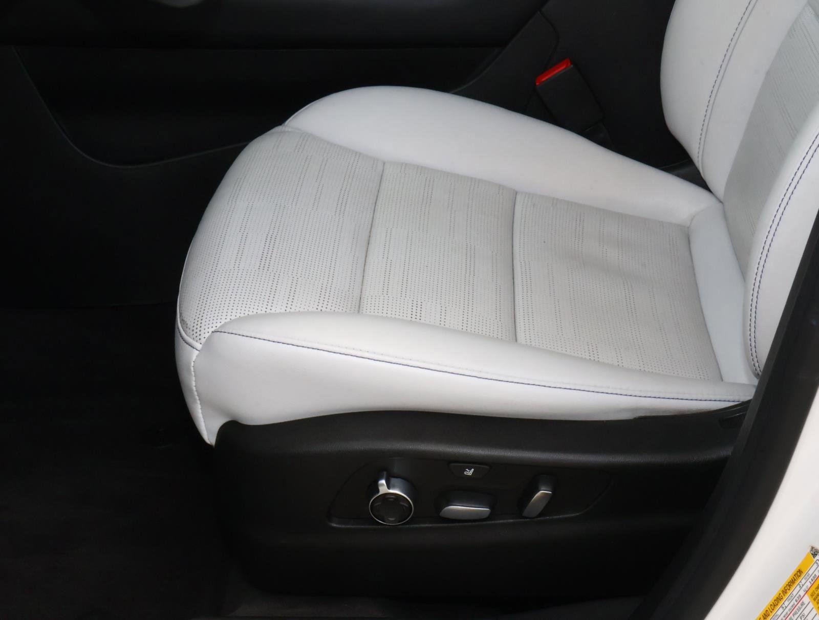 Used 2024 Crystal White Tricoat Cadillac Sport image 19