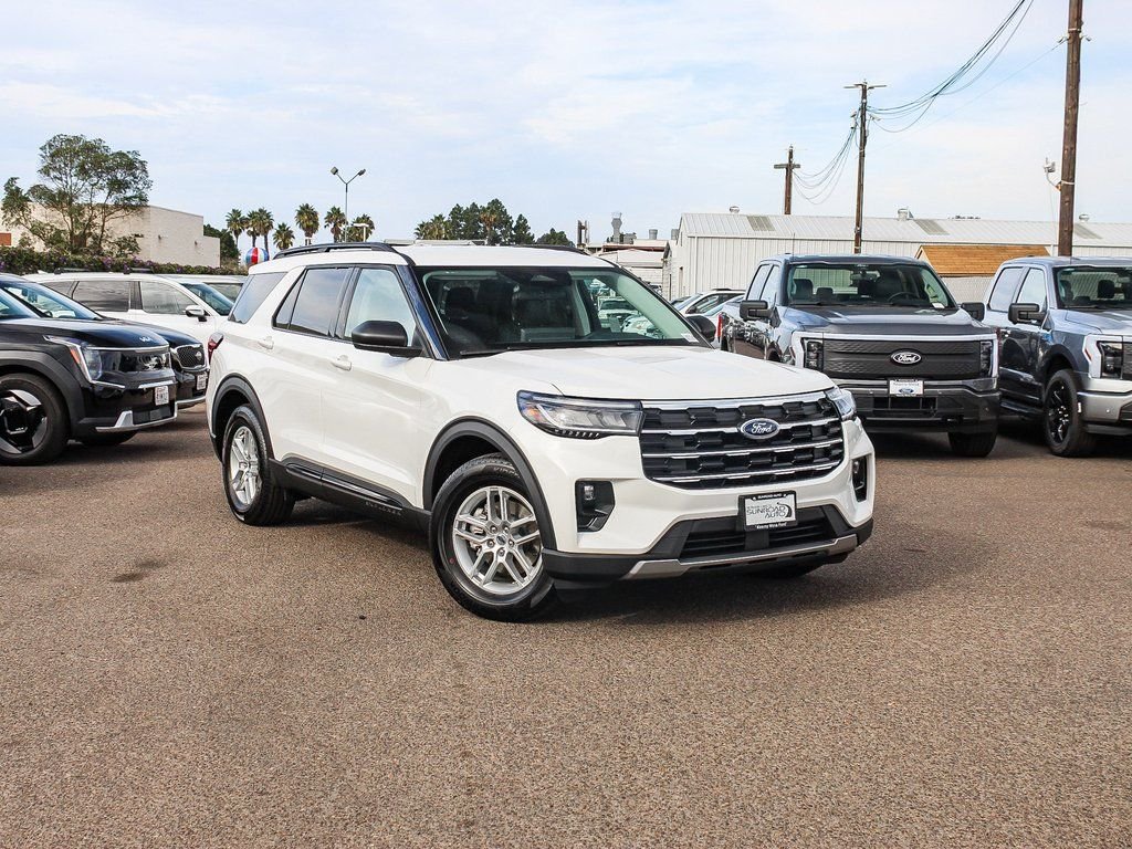 New 2026 Star White Metallic Tri-Coat Ford Active image 1