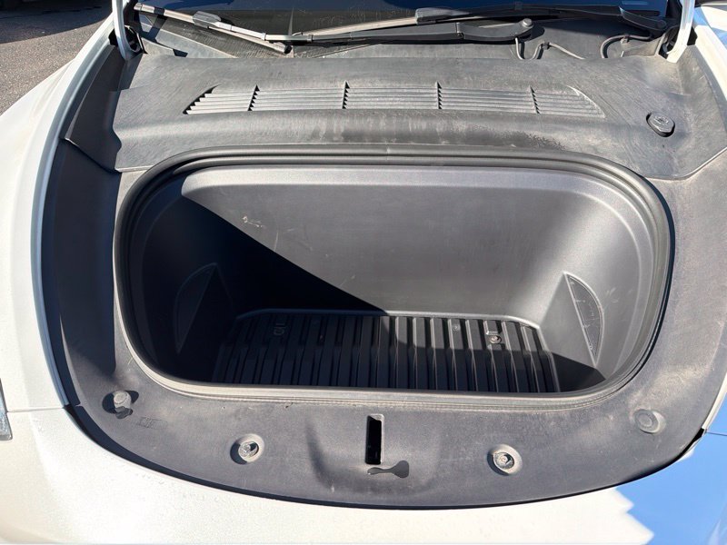 Used 2022  Tesla Long Range image 18