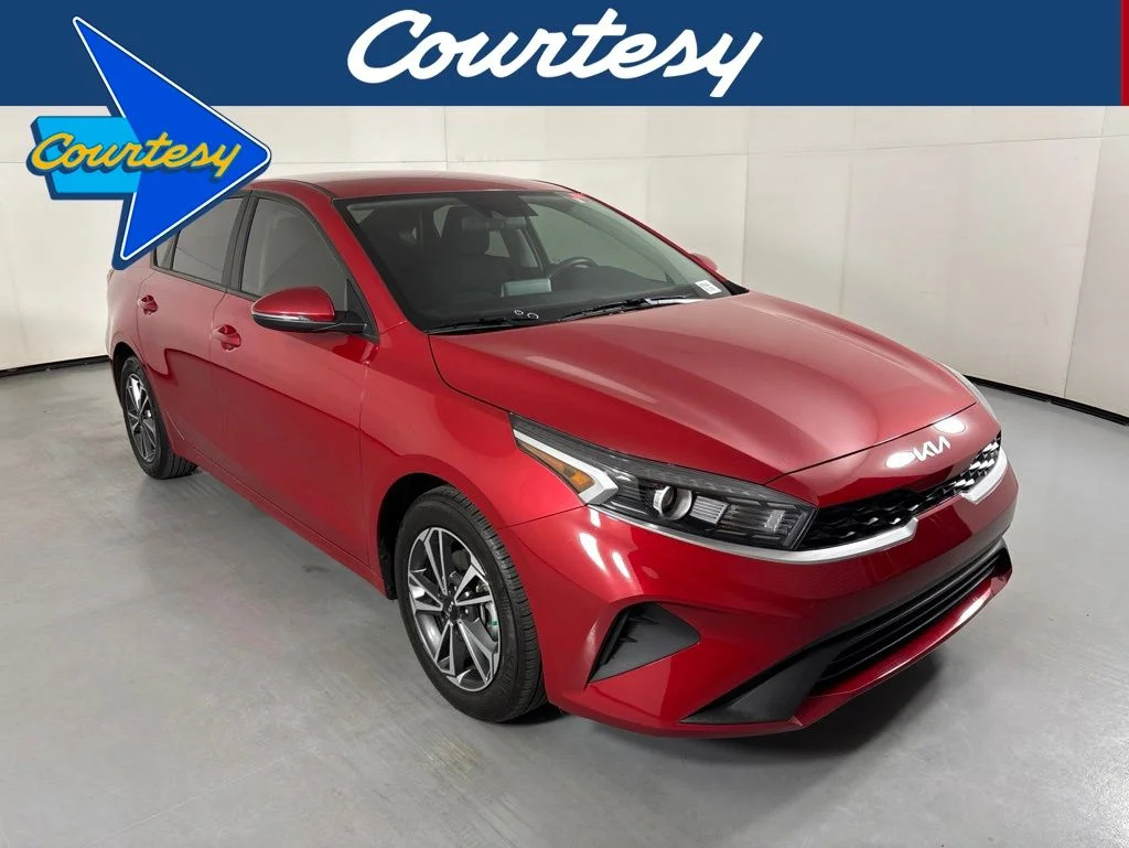 Used 2024 Red Kia LXS image 1