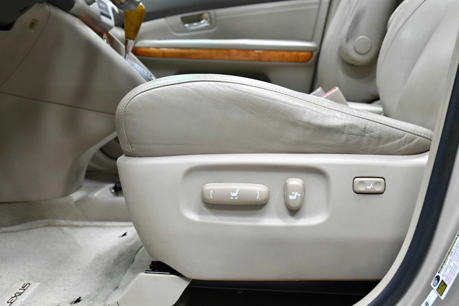 Used 2007 Savannah Metallic Lexus  image 12