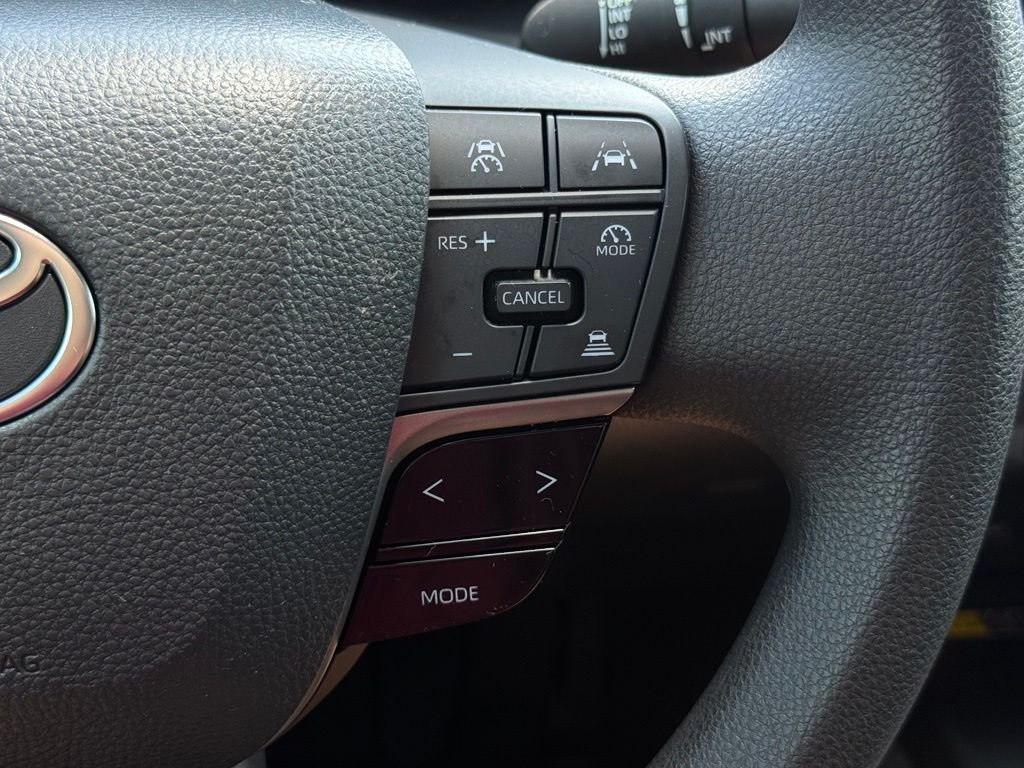 2025 Toyota Camry LE - Photo 26