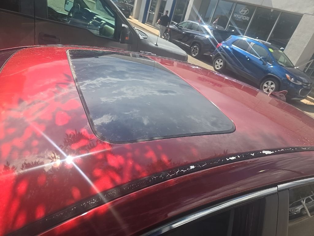 Used 2016 Red Hyundai Sport image 8