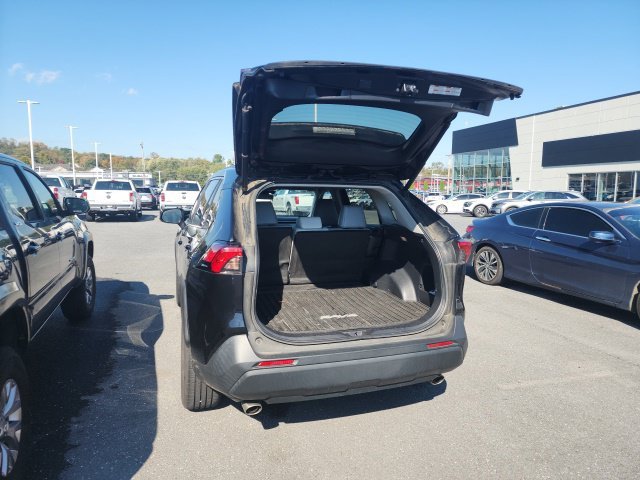Used 2021 Black Toyota XLE Premium image 8