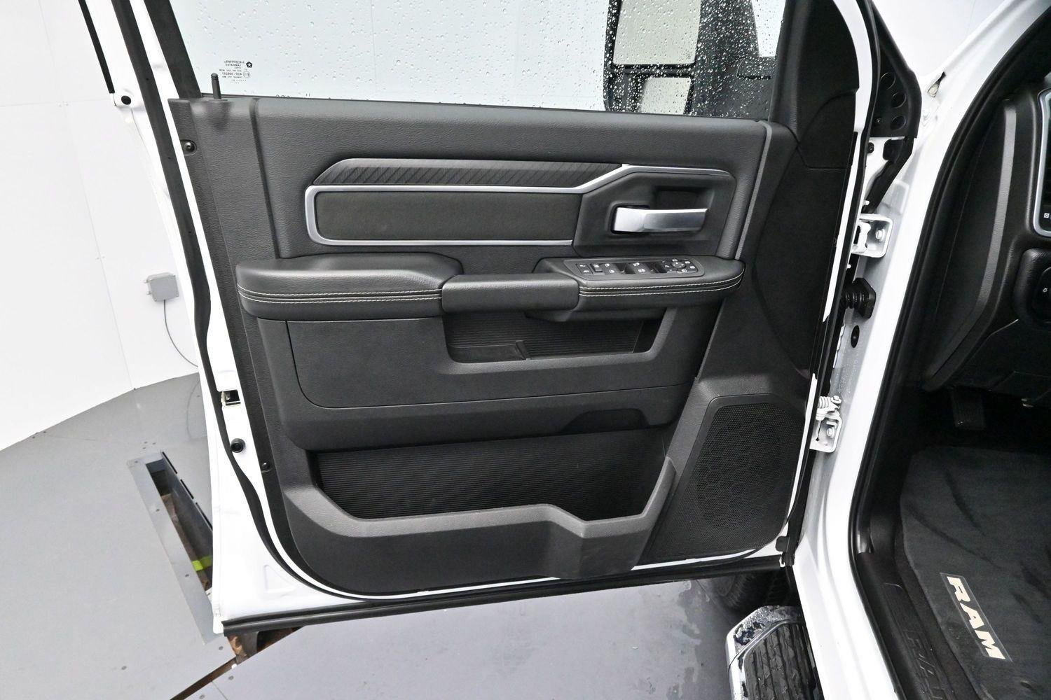 Used 2025 White Ram Big Horn image 9