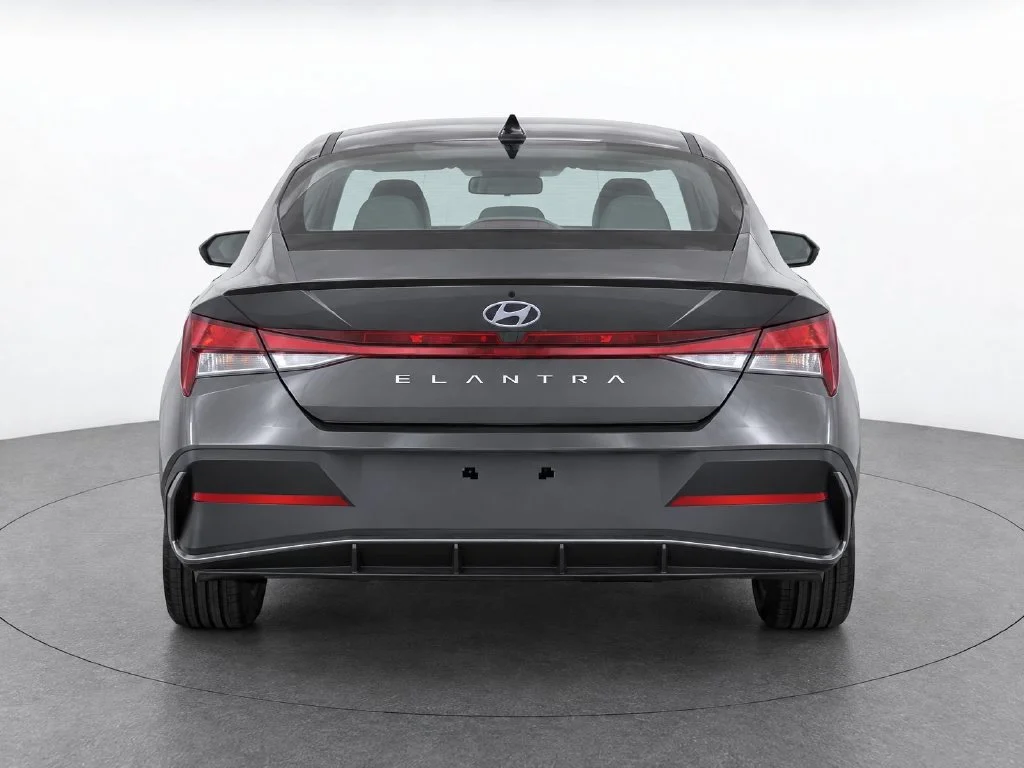 Used 2025 Gray Hyundai SEL Sport image 6