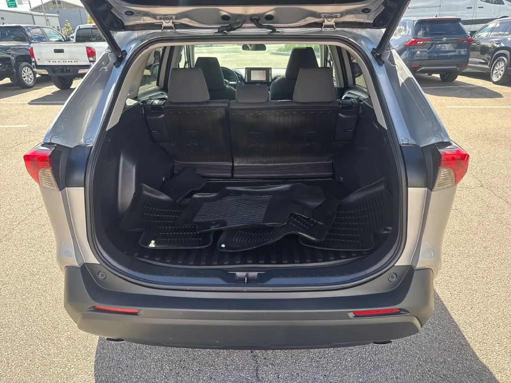 Used 2021 Silver Toyota XLE image 7