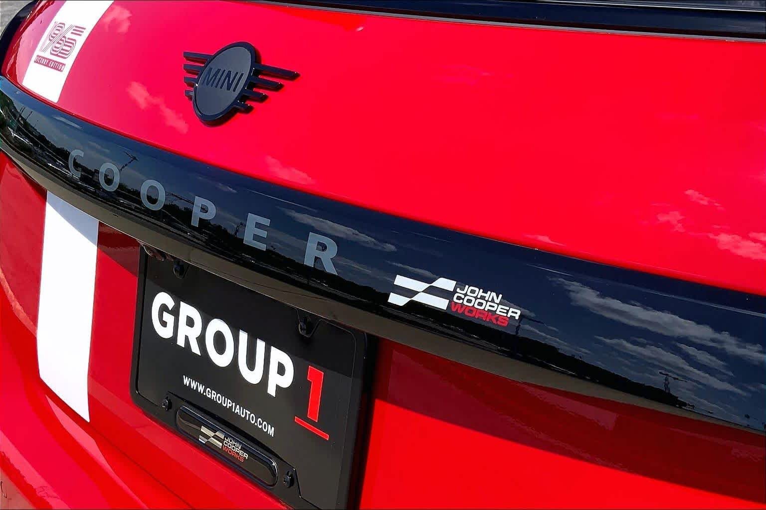 New 2026 Chili Red II MINI Iconic image 15