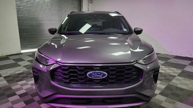 Used 2025 Gray Ford ST-Line image 3