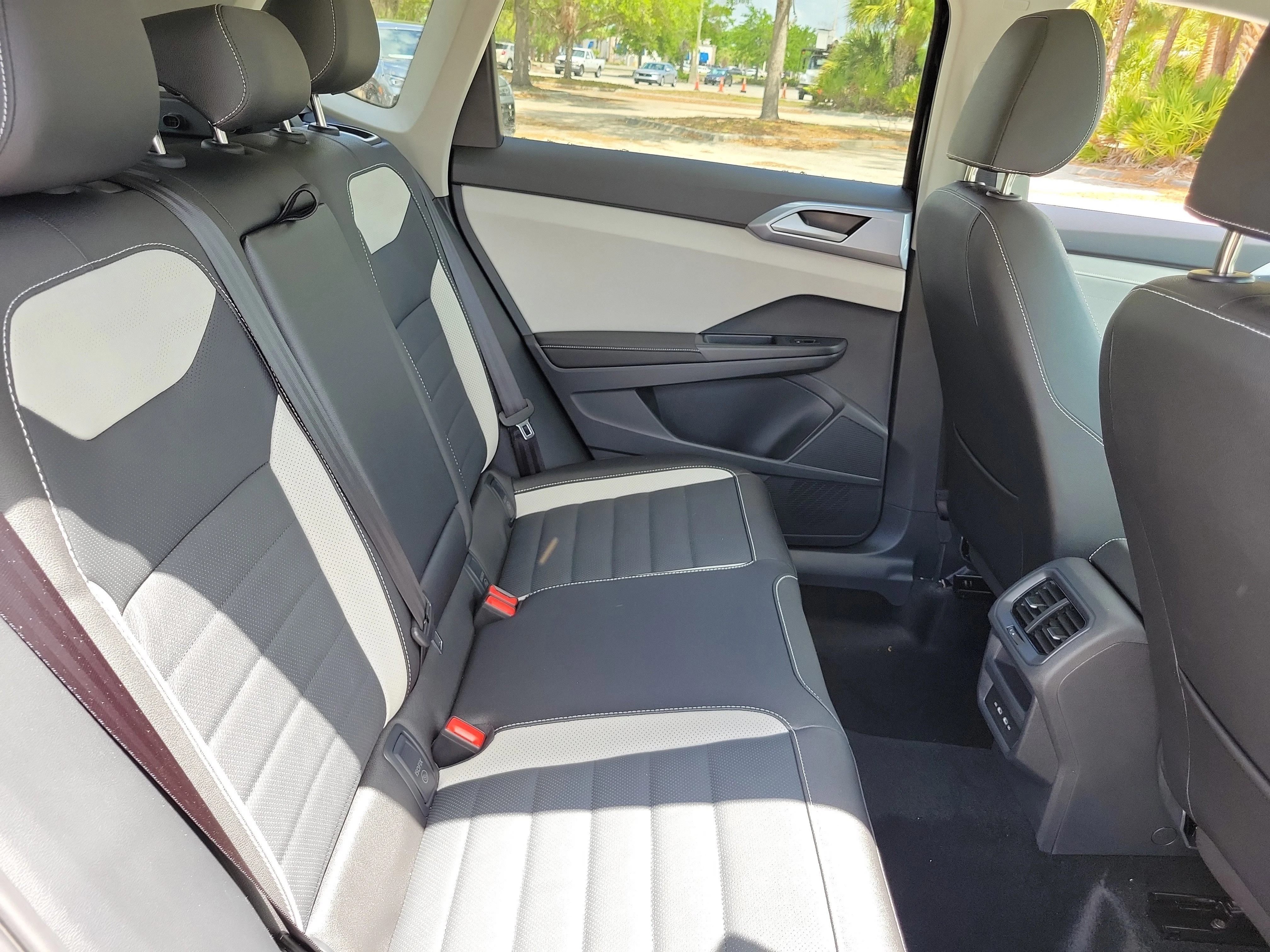 New 2026 Black Volkswagen 1.5T SEL image 10