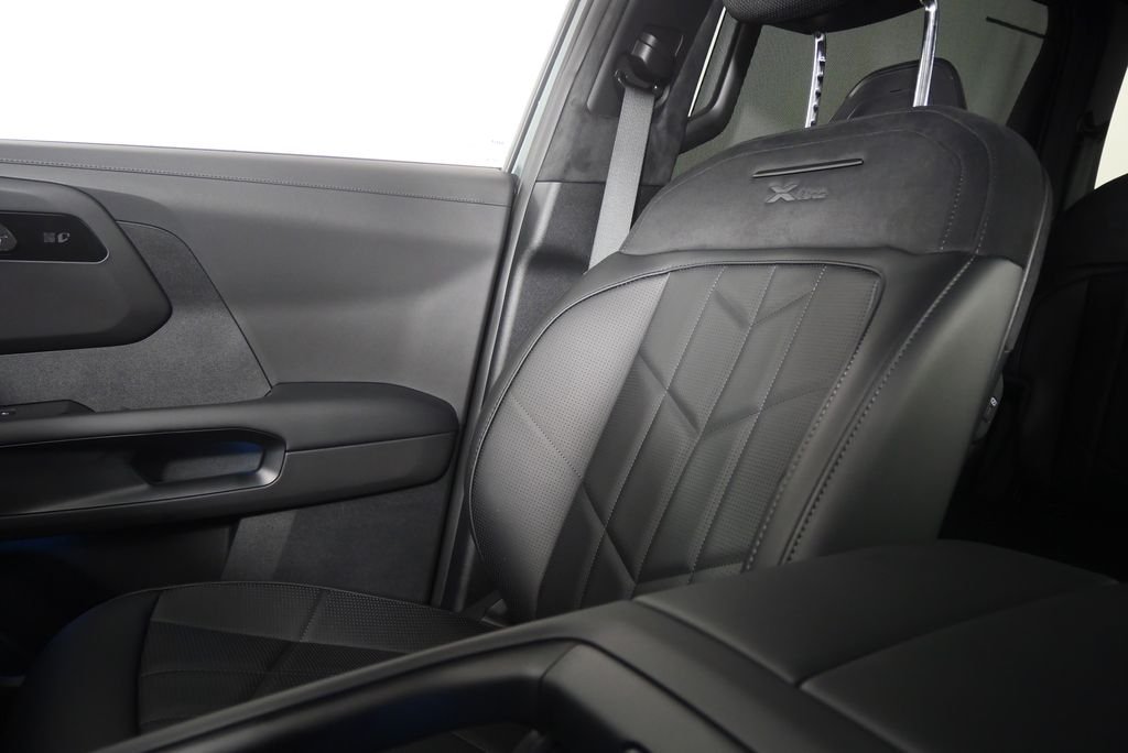 Used 2027 Black Jade Green Kia X-Line SX Prestige image 30