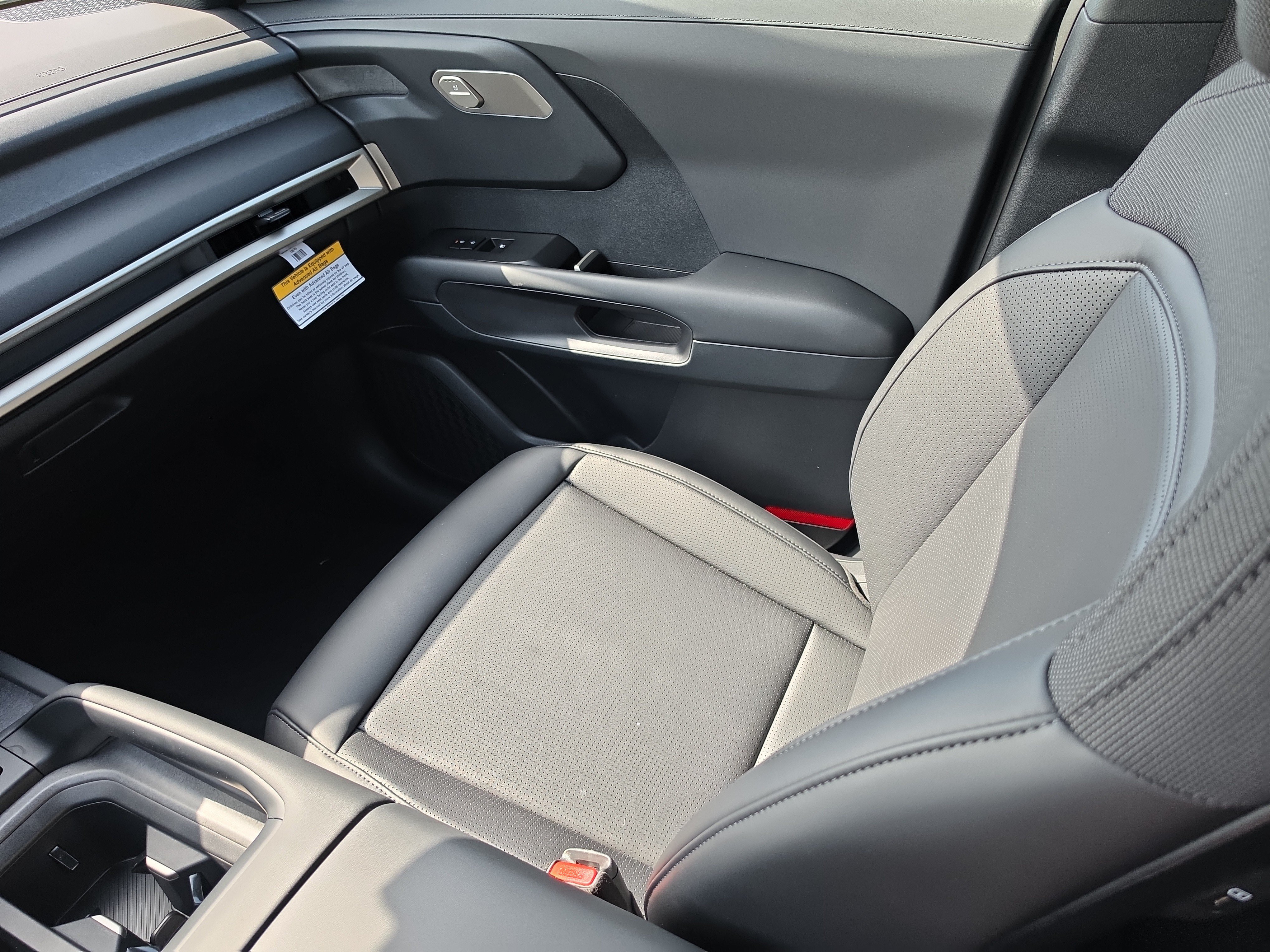New 2027 Ebony Black Kia S image 16