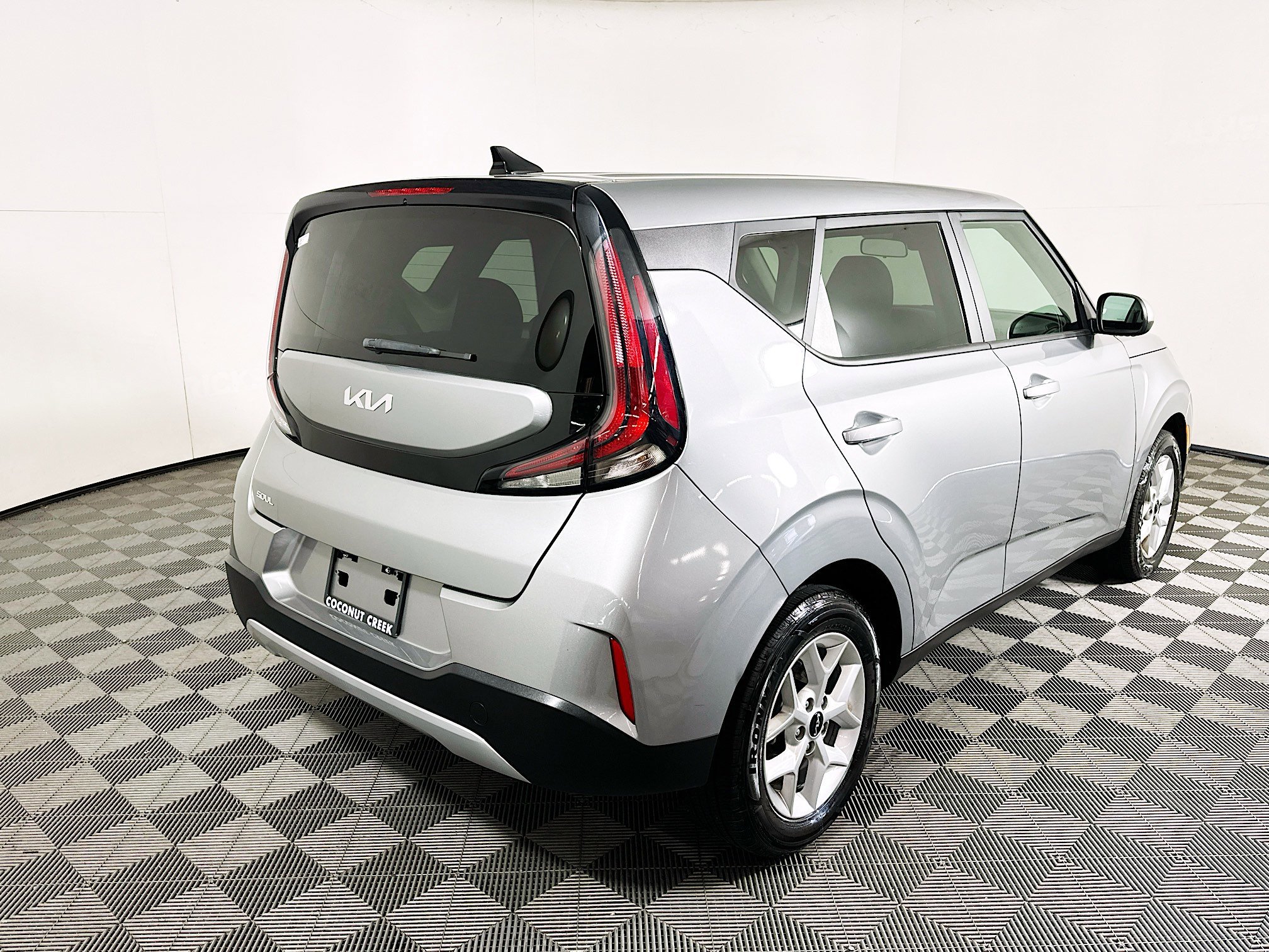 2024 Kia Soul thumbnail 6