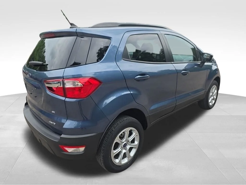 Certified Used 2022 Blue Metallic Ford SE image 5