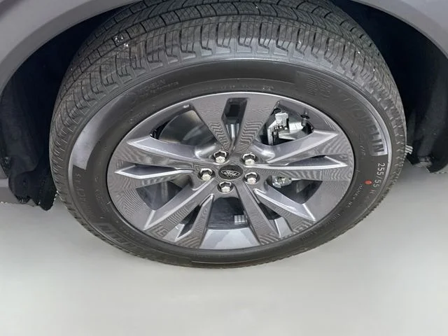 New 2027 Carbonized Gray Metallic Ford Active image 32