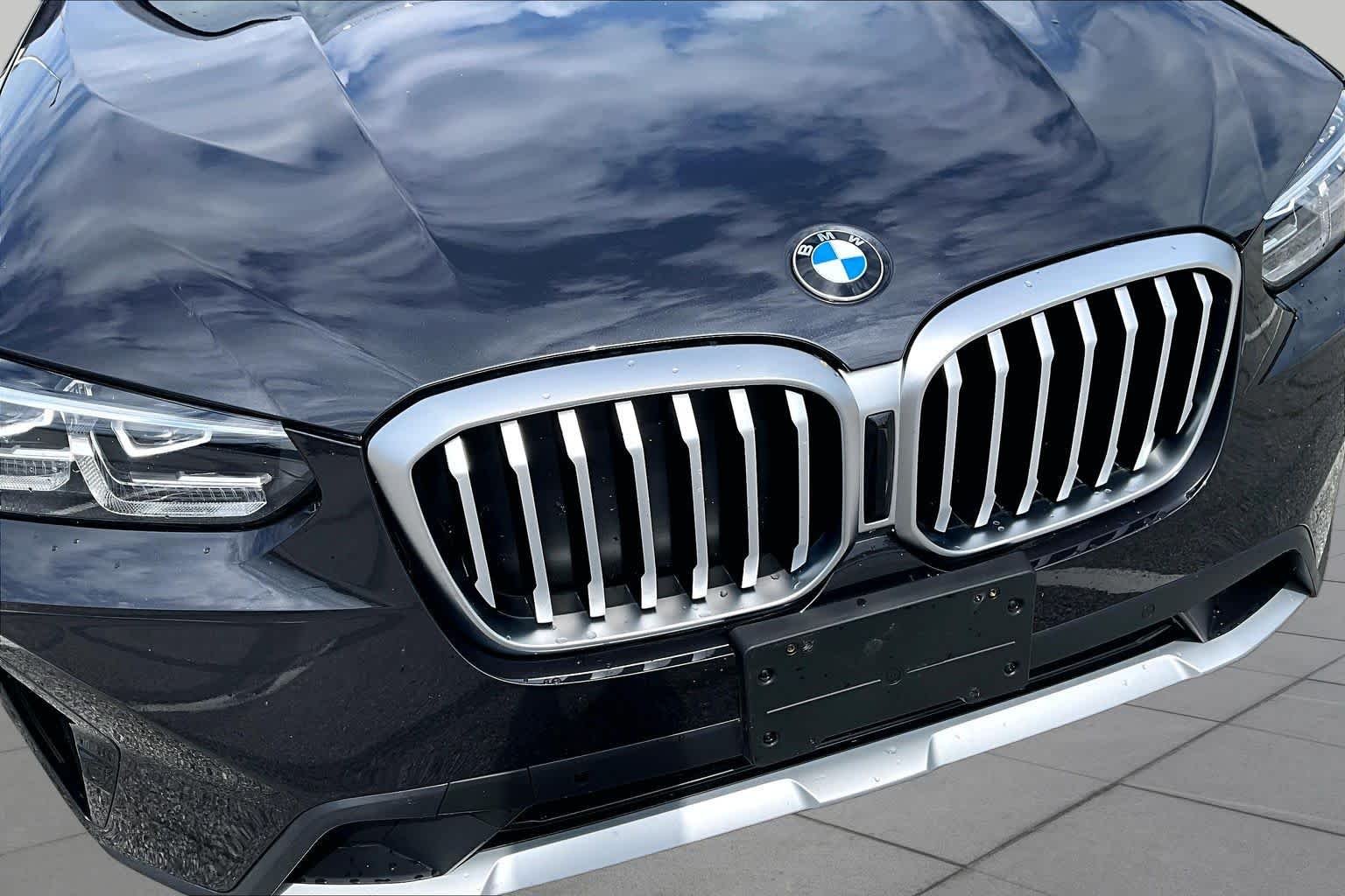 Used 2023 Dark Graphite Metallic BMW xDrive30i image 30
