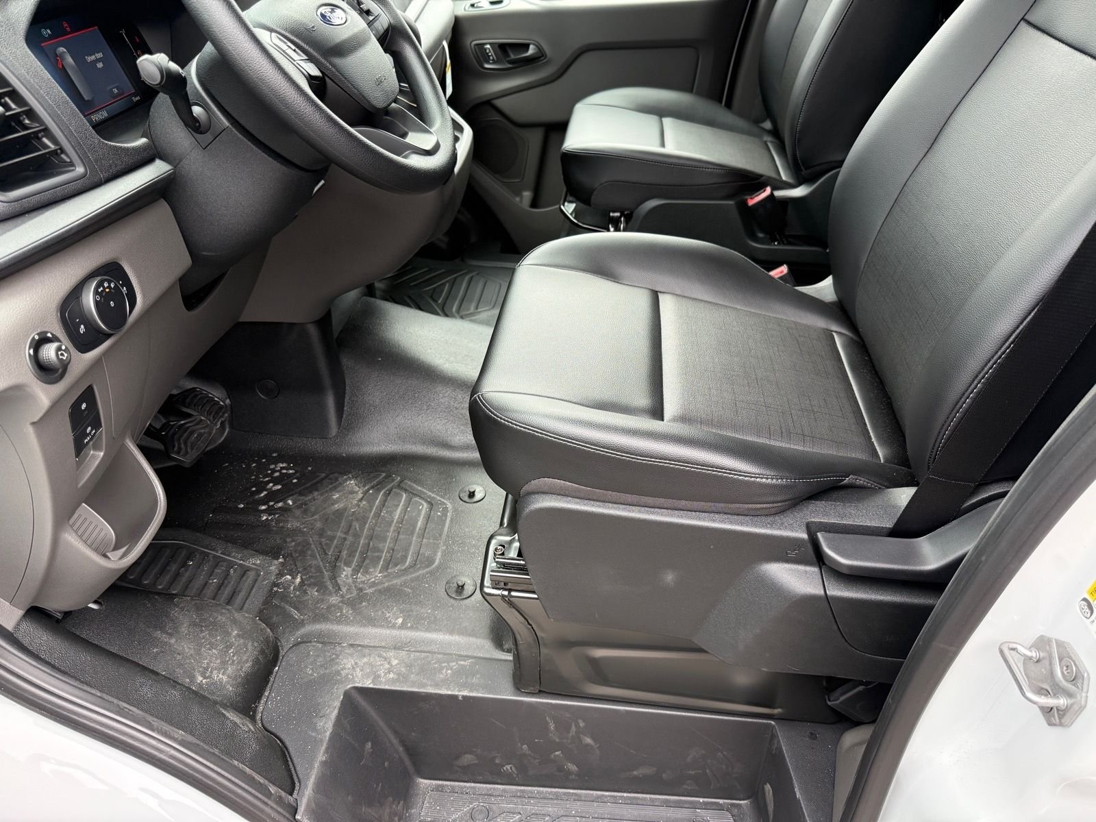 New 2026 Oxford White Ford Cargo Van image 10