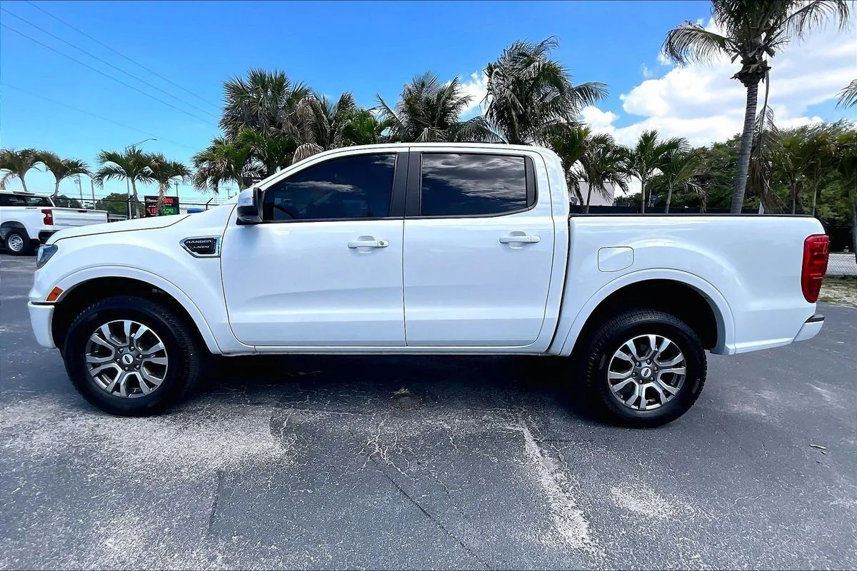 Used 2019  Ford LARIAT image 31